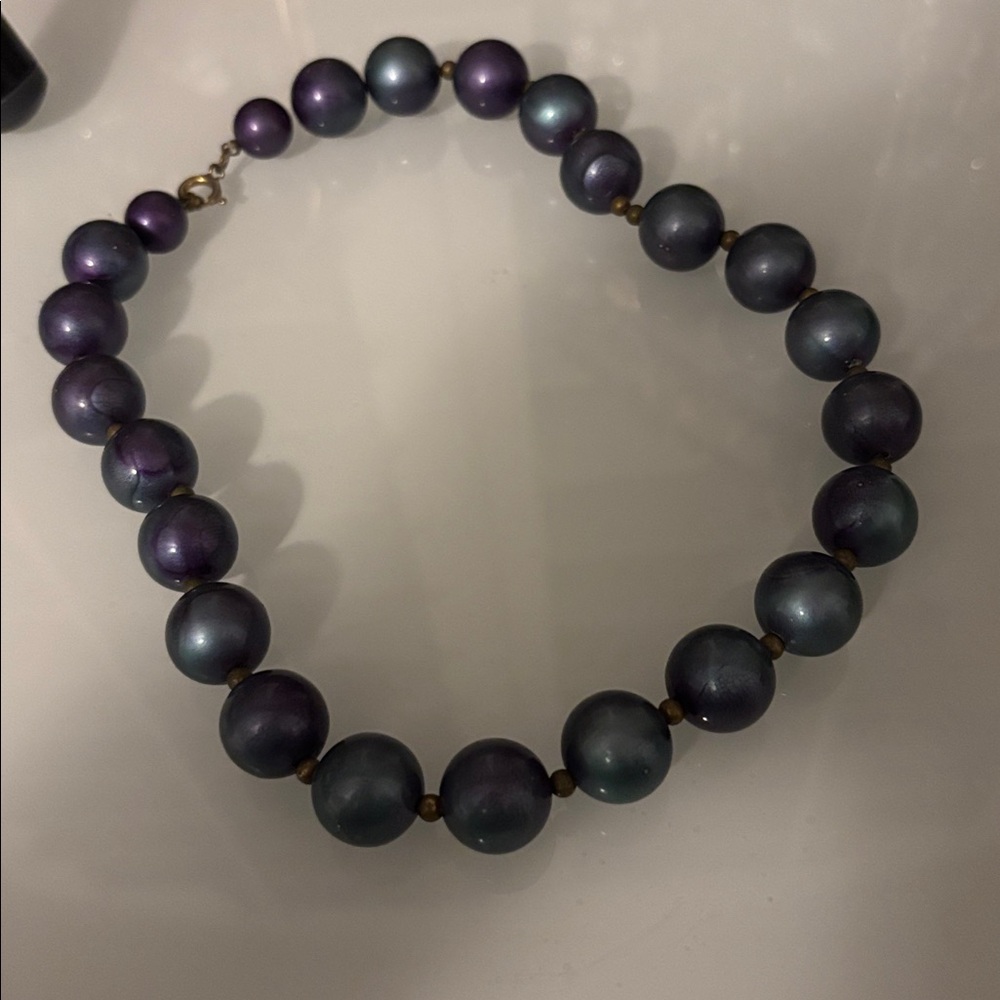 ‘Marge Sympson’ style necklace